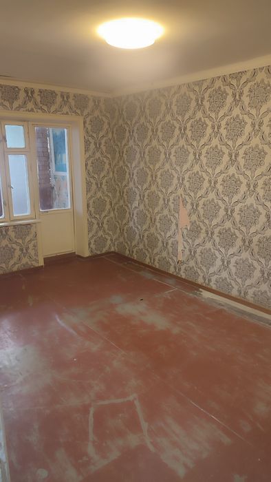 В городе Бекабад продается 3 ком квартира