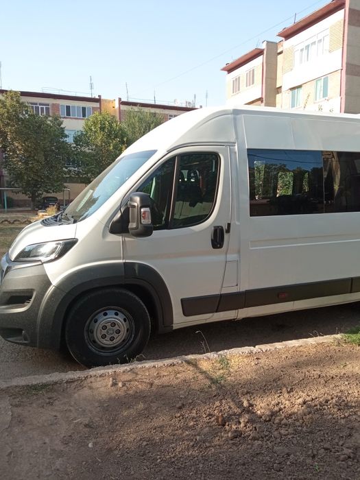 Срочно продам Микроавтобус Пежо боксер Мотор Мерс111 бензин.