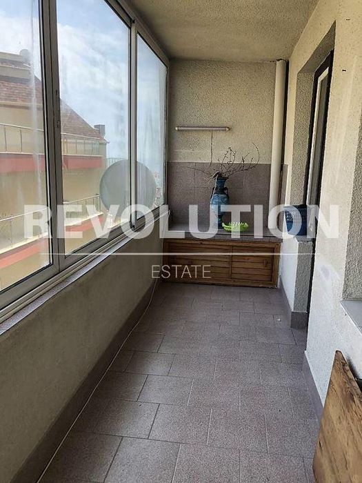Дава се под наем Тристаен апартамент в Варна, Бриз - 110 кв.м за 500 € - Снимка #7
