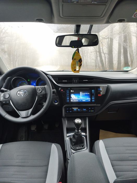 Vând Toyota auris