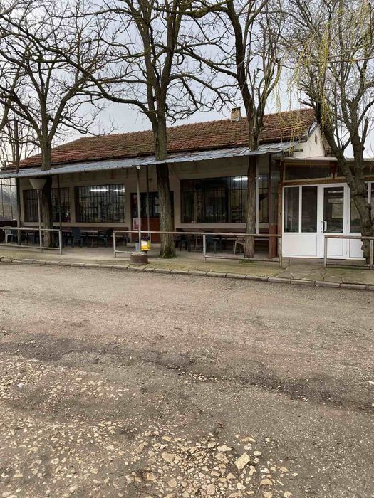 Хранителен магазин и кафе аперитив в с.Тутраканци