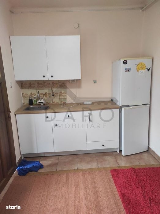 De inchiriat apartament la casa
