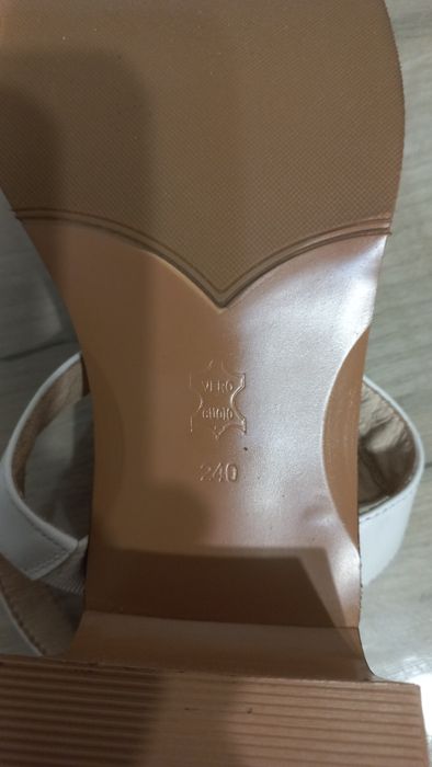 Новые босоножки р.38