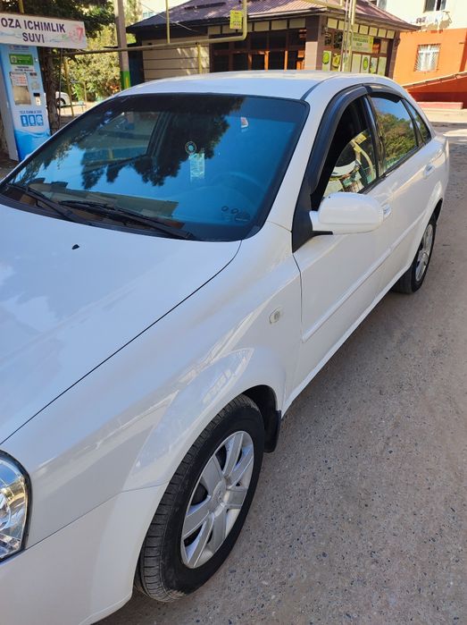 Срочно сотилади Лачетти 1.8