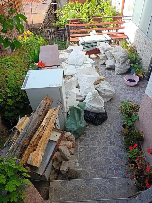 Почистване, извозване боклуци Събаряне на стари къщиСобствен транспорт