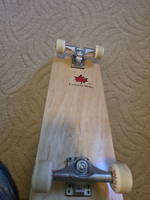 Скейтборд Canadien Maple