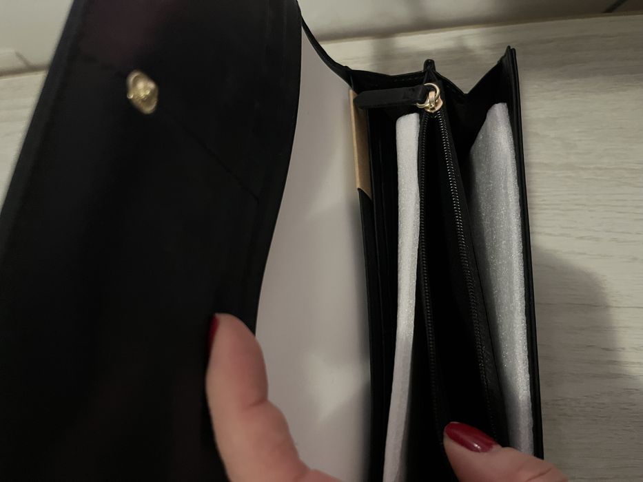 Portofel Valentino nou