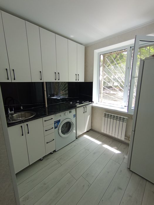 Продам 1 ком кв  9 мкр