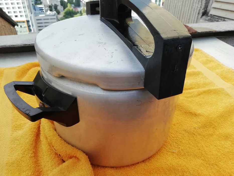 тенджера под налягане - алуминиева