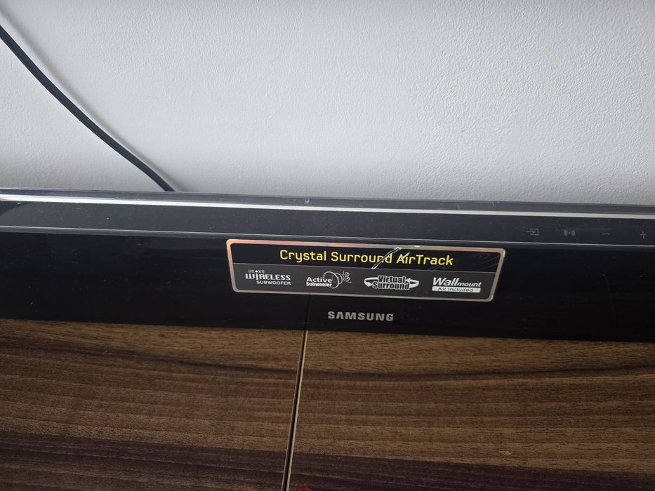 Саундбар/Високочестотна тонколона за домашно кино Samsung HW-C450