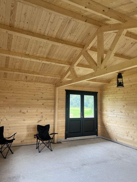 Case de grădină, de vacanță și de locuit din lemn de înaltă calitate.