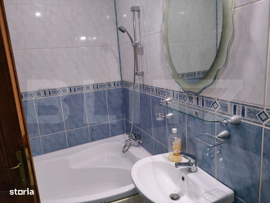 Apartament de inchiriat, decomandat, 65 mp, doua intrari, zona Ultrace
