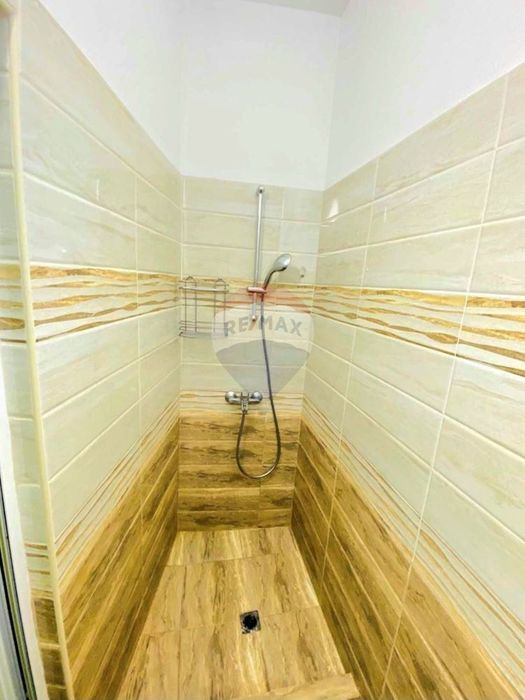 Дава се под наем Двустаен апартамент в Варна, Цветен квартал - 62 кв.м за 459 € - Снимка #6