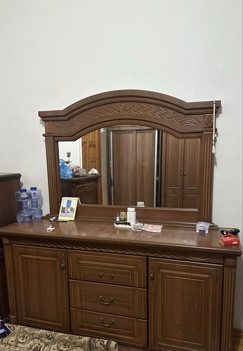 Спалний мебел сотилади