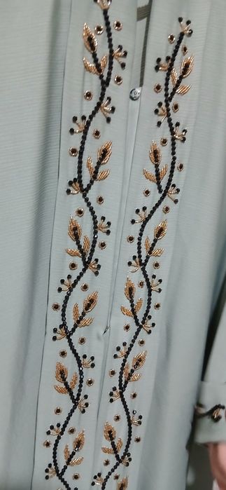 Ayollar arab abayasi