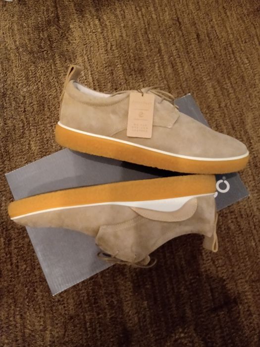 Pantofi din piele noi, Ecco.