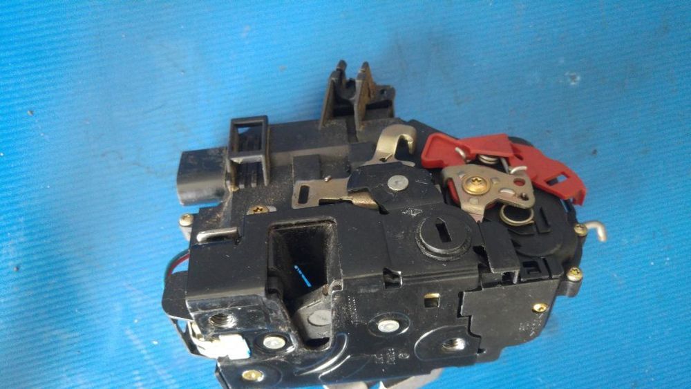 broasca usa dreapta spate audi a4 b6 8e0839016c
