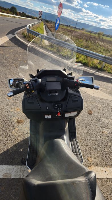 Suzuki burgman 650 Executiv echipat turing .