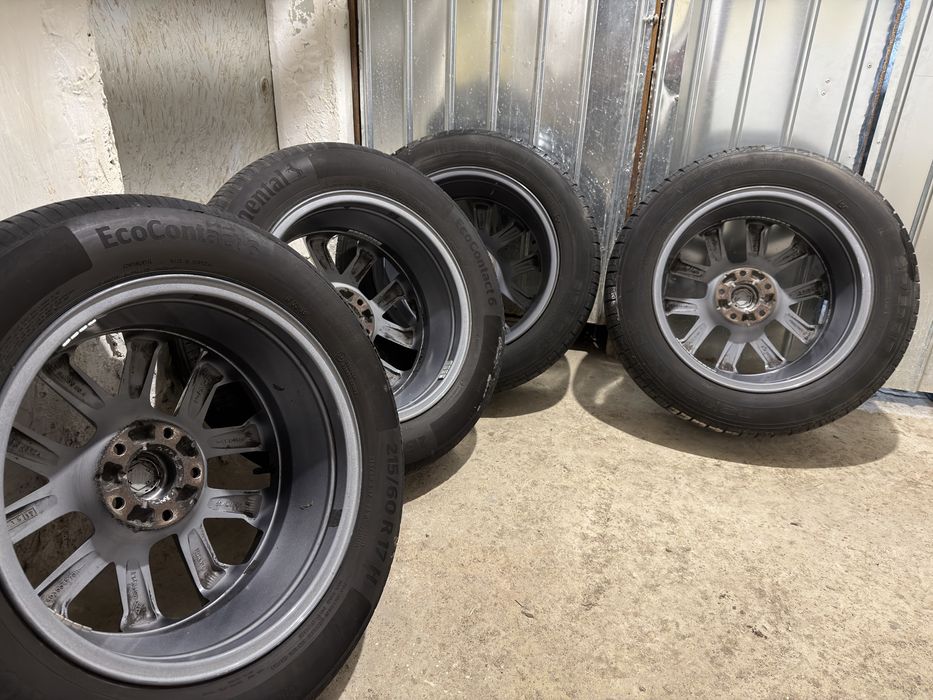 Vand jante cu cauciucuri vara  215/60/17 in stare foarte buna