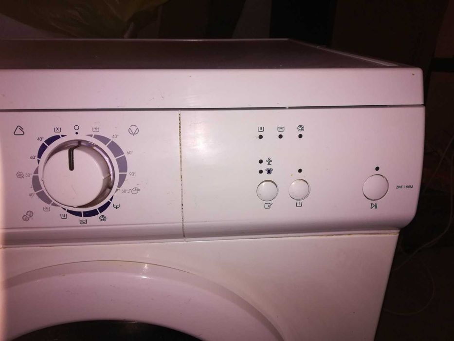 Пералня Зануси инвертор работеща запазена