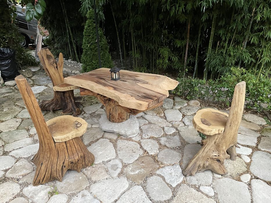 Маси трапезни и холни масивно дърво