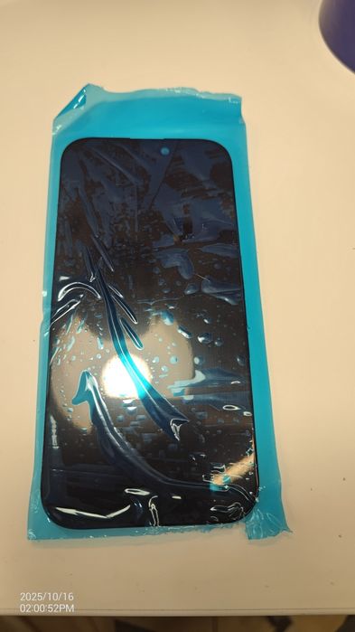 Ecran original Iphone 16 Pro, reconditionat, cu o pata.