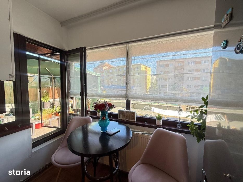 De vanzare Apartament 3 camere, zona Ampoi 3.
