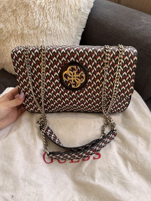 Оригинална чанта Guess