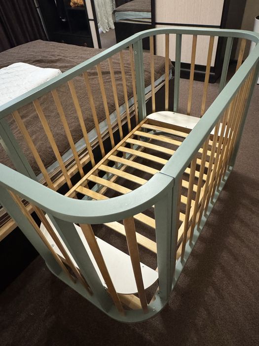 Детская кровать (+маятник в комплекте)