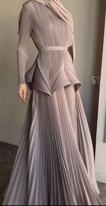 Продаю нарядный комплект Alhubu