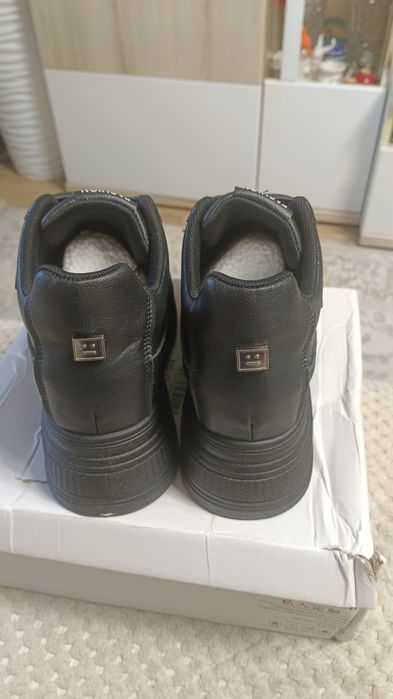 Кроссовки 37-38 новые!