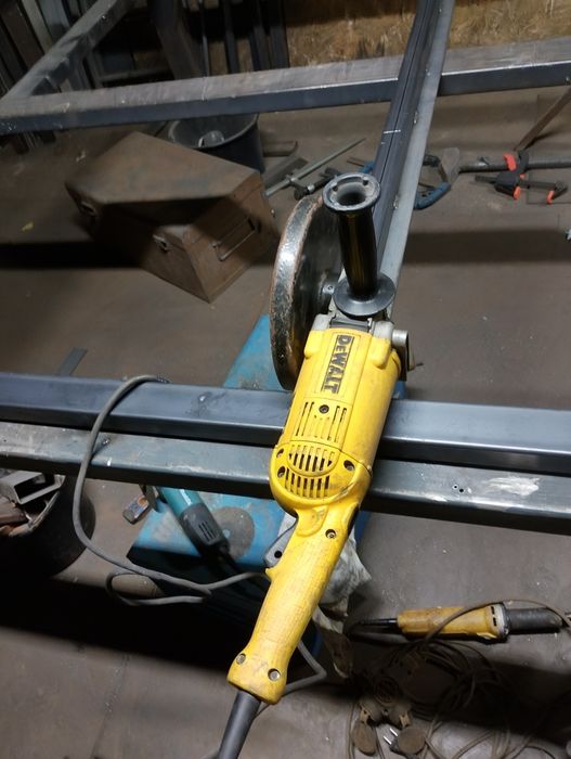 Polizor  Mare DEWALT