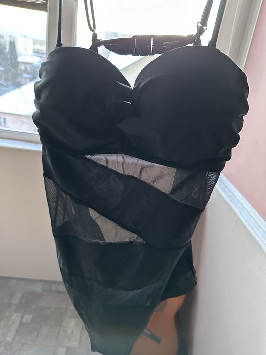 Costum de baie sexy,  o piesa culoare:  negru.   ..