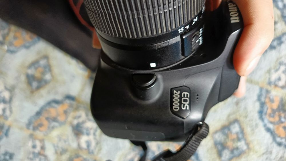 Fotoaparat canon 2000d