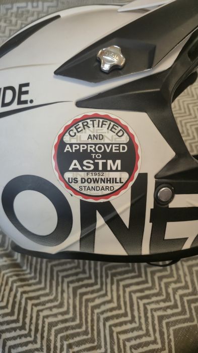 Професионална каска ONEAL размер M