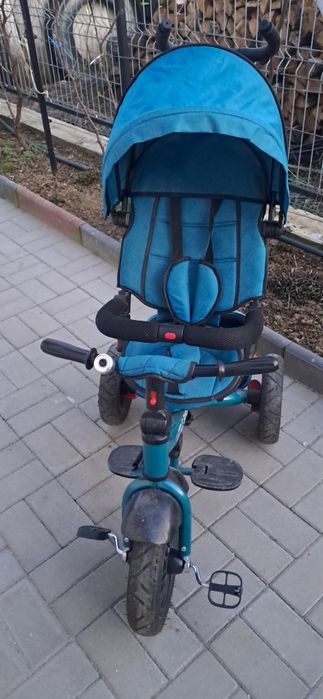 Vând o tricicletă pentru copii 1-3 ani și două biciclete  .