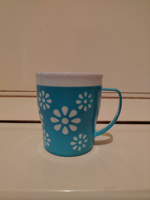 Кружка пластмассовая