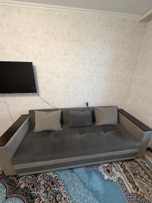 Диван почти новый