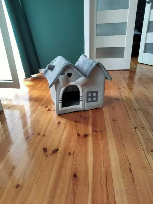 Уютна и топла къщичка за кучета, котки и други животни, сива къща