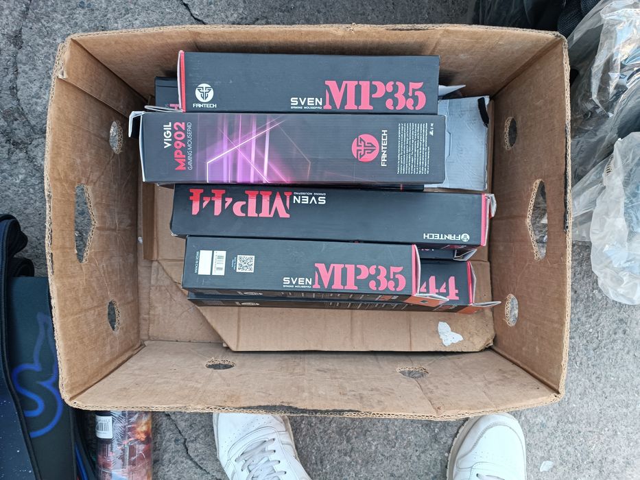 Продаю новые с подсветкой ковры для ПК