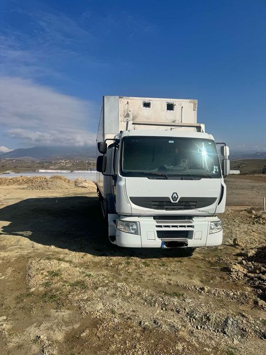 Продавам камион на части