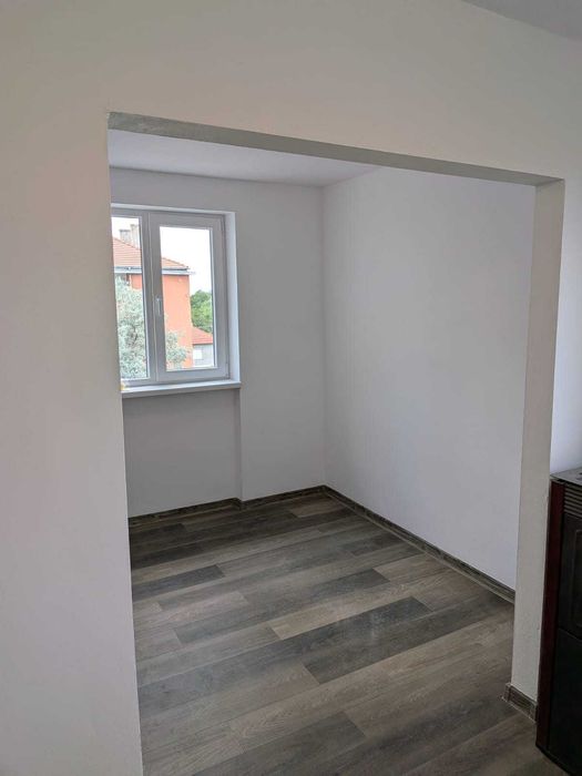 Închiriez apartament 2 camere, 35 mp, nou renovat – 200€