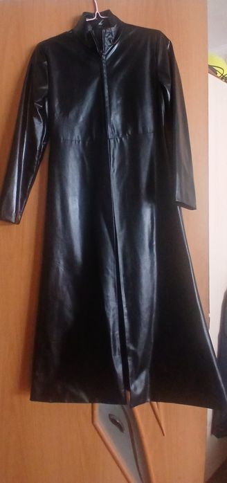 Продам плащ для девочки