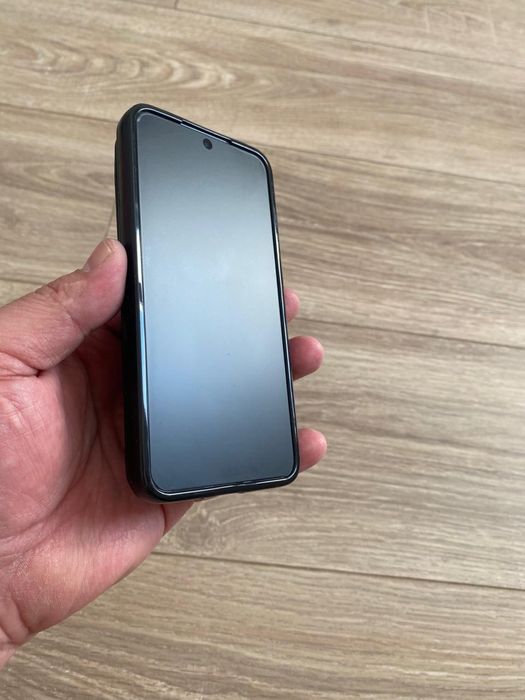 Продам Samsung S22  5G