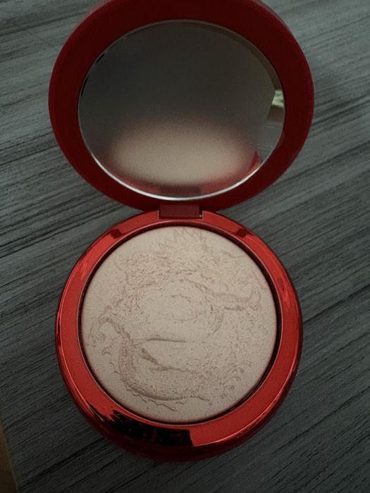 Продам хайлайтер Anastasia Beverly Hills