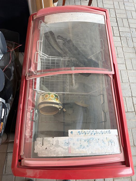 Xolodilnik morozilnik srochna prodam