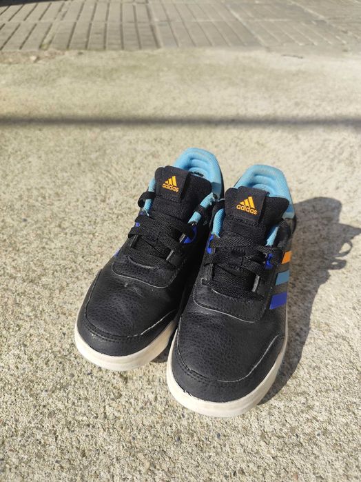 Детски обувки Adidas 34 номер
