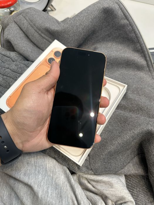 Продам iphone 17 pro 512 заблокированный