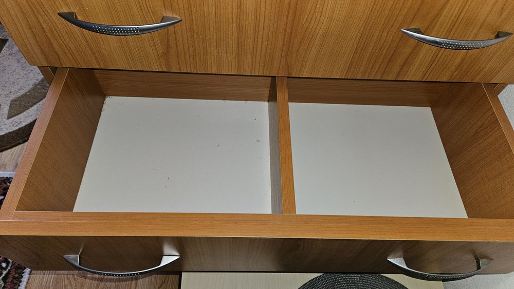 Vând dulap camera copil