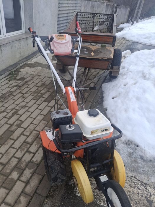 Vând motocultor cu remorcuța